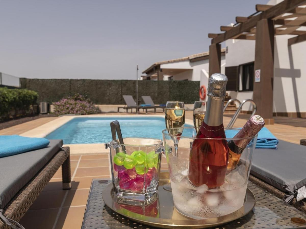 Lightbooking Pueblo Majorero Piscina Climatizada Jove 10 Caleta De Fuste Exterior photo
